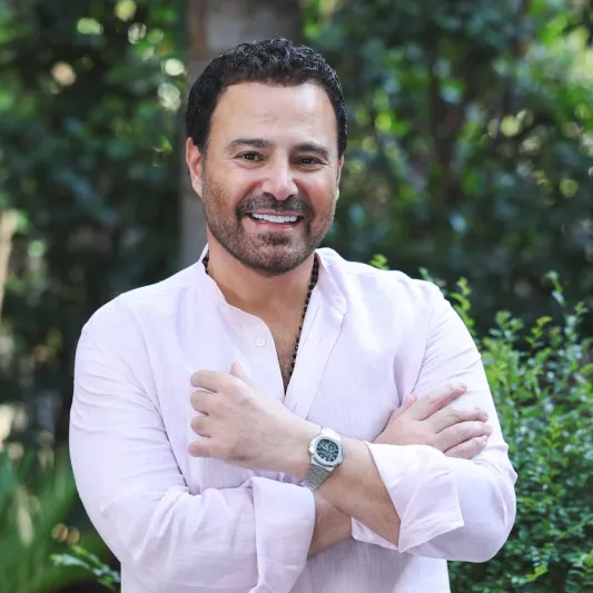 "أشتكي لله".. أغنية جديدة لعاصي الحلاني بلمسة الذكاء الاصطناعي (فيديو) 