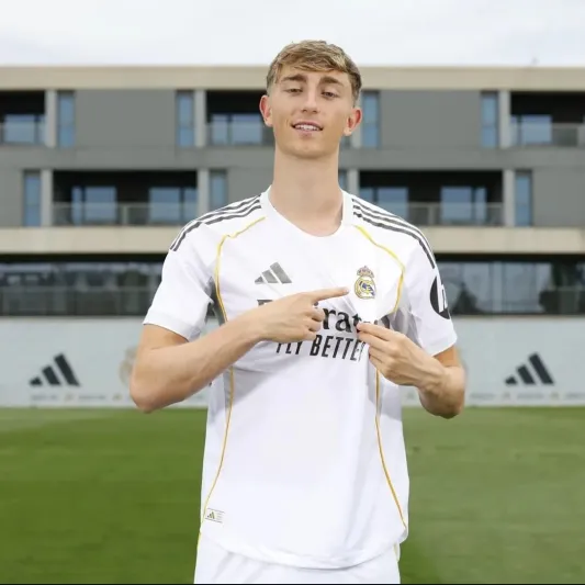 "عيون هويسين" تشعل جدلًا في مدريد.. وردّه يثير مفاجأة! (فيديو)