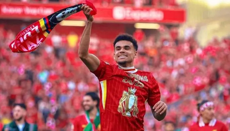 نجم ليفربول لويس دياز يحتفل بزفافه وسط النجوم (فيديو)