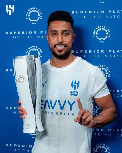 غياب سالم الدوسري يطول.. الهلال يوضح موقف قائده بعد الإصابة