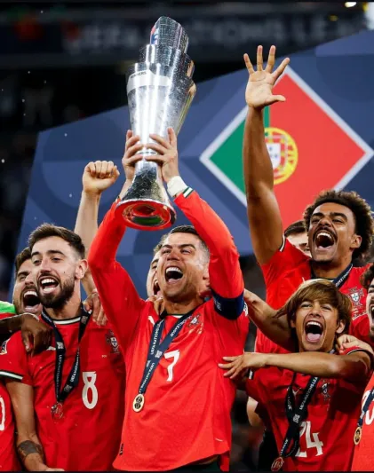 بعد إنجاز تاريخي.. رونالدو يتحدث عن مشاعره وإصابته ومستقبل الكرة مع المنتخب