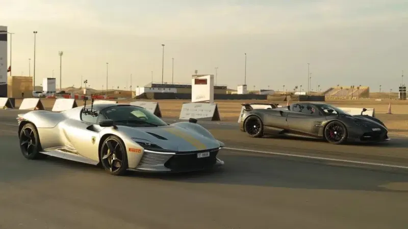 فيراري وباجاني في سباق تاريخي بـ11 مليون دولار.. والنتيجة صادمة ( فيديو) 