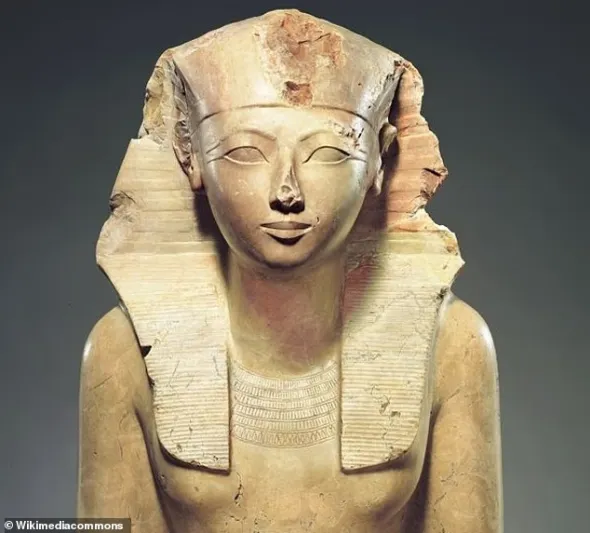 دراسة جديدة تفكك لغز تدمير تماثيل حتشبسوت بعد وفاتها