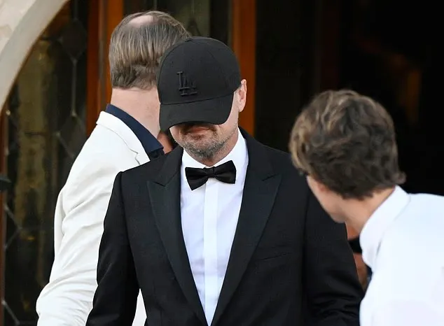 قبعة دي كابريو تسرق الأضواء في زفاف بيزوس