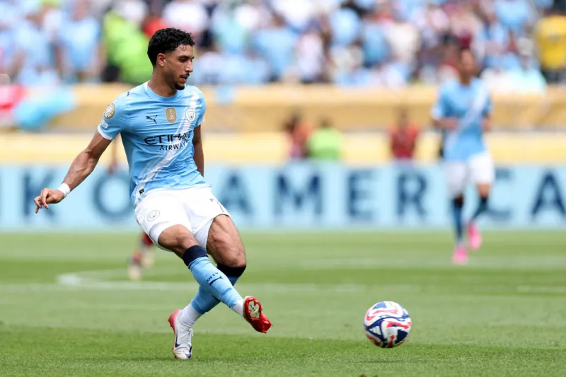 عمر مرموش يكشف أجواء معسكر السيتي ويشيد بالهلال