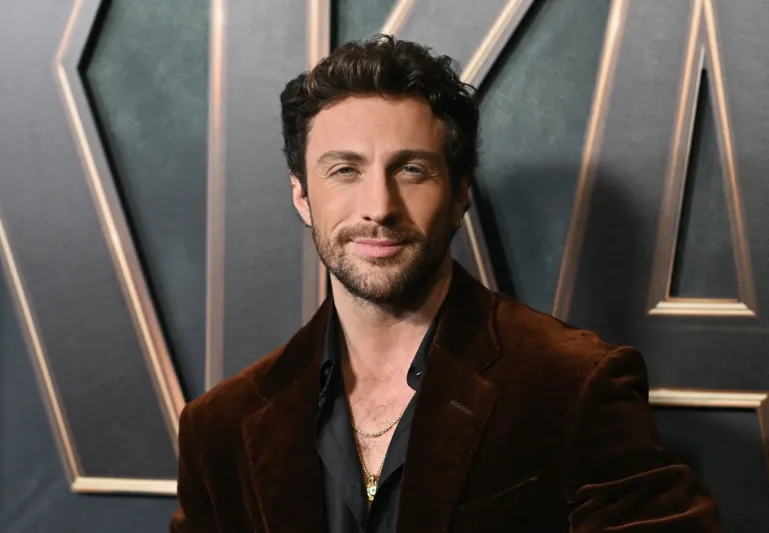 Saint Laurent تختار آرون تايلور-جونسون وجهًا لهوية خريف 2025 (فيديو)