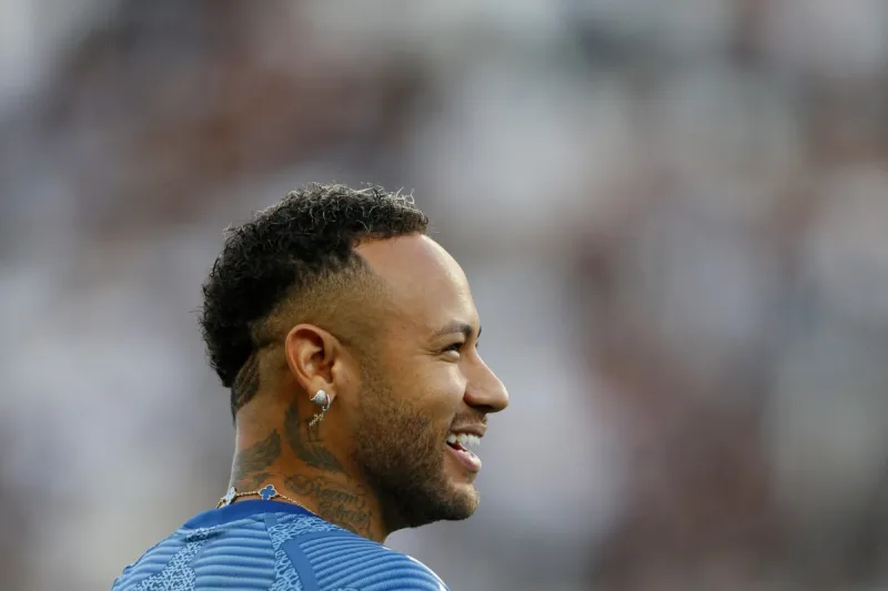 "ليس بسبب الفتيات".. أسرار إصابات نيمار على لسان والده