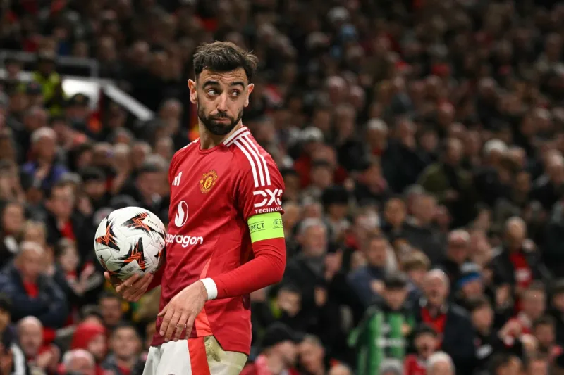 قائد الشياطين الحمر يُربك حسابات الهلال في اللحظة الأخيرة!