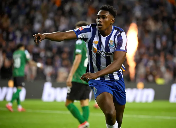 أسماء شابة وخطط مستترة.. تشكيلة بورتو ضد بالميراس 