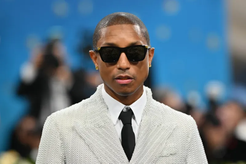 كيف جسّد فاريل ويليامز رحلته في عرض Louis Vuitton؟