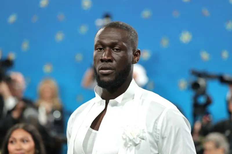 ستورمزي وبنديكت يتصدران مشهد أسبوع ميلانو للموضة