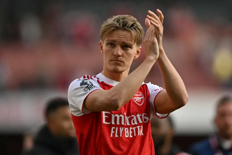 مارتن أوديغارد يحتفل بزفافه للمرة الثانية وسط حضور نجوم أرسنال (صور)