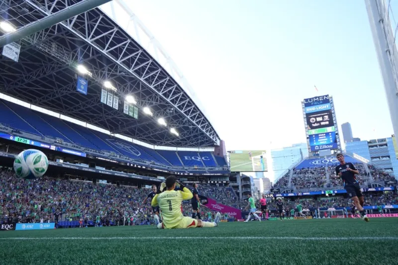 مشهد مثير يُنهي ليلة نيمار ببطاقة حمراء في الدوري البرازيلي