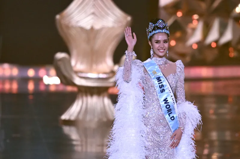 رحلة التاج والشهرة.. هل تُفتح أبواب بوليوود أمام ملكة جمال العالم 2025؟