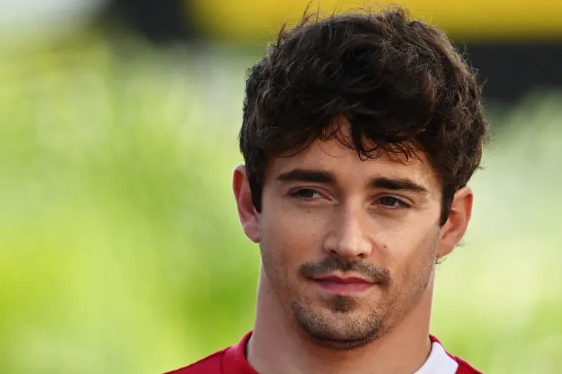 مفاجأة في موناكو: تشارلز لوكلير يظهر خلف مقود أيقونة فيراري النادرة