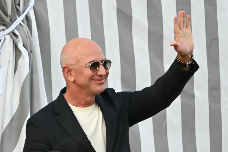 دعوة حفل زفاف جيف بيزوس المسربة تثير الجدل (صور)