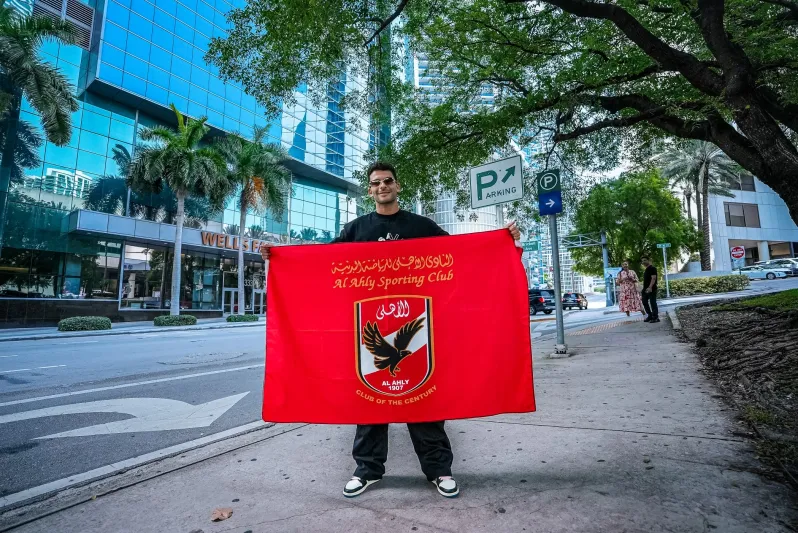 لماذا يرتدي اللاعب زيزو ساعتين  على معصميه؟ (فيديو)