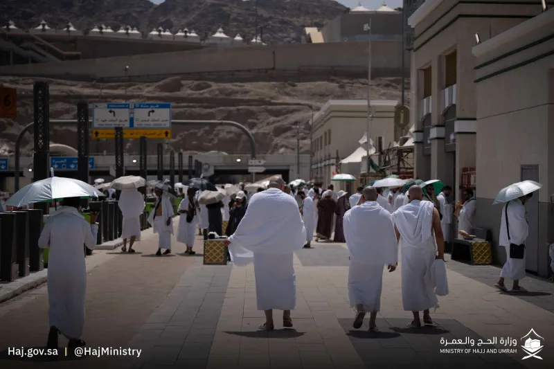 تحذيرات صحية وتنظيم دقيق يرافق توافد الحجاج لأداء ركن الحج الأعظم