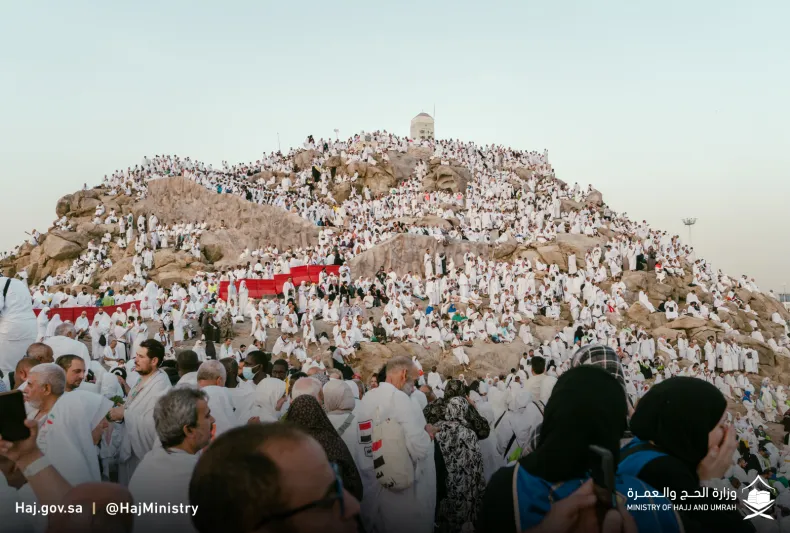 لحظات إيمانية.. بث مباشر لوقفة الحجاج على صعيد عرفات