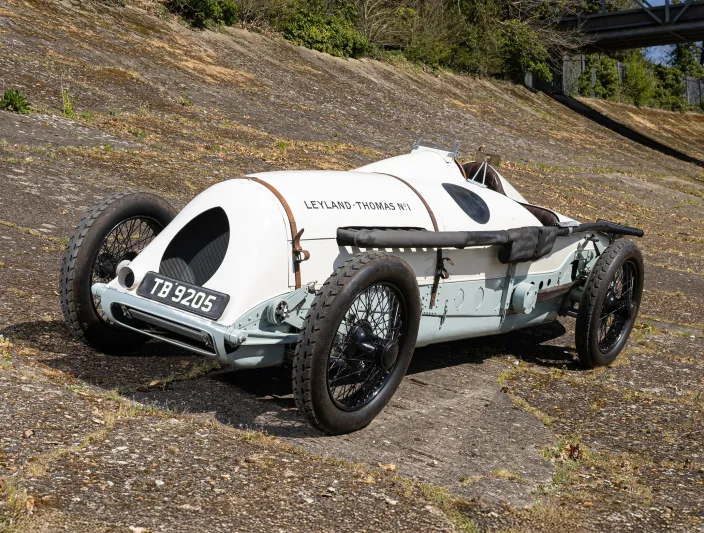 الكصدر: حساب RM Sotheby's على X سيارة Leyland-Thomas No.1 الأسطورية تنتظر مالكها الجديد