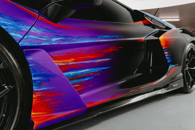 بألوان يدوية ولمسات فنية… لامبورجيني تكشف عن سيارة لا مثيل لها (فيديو)