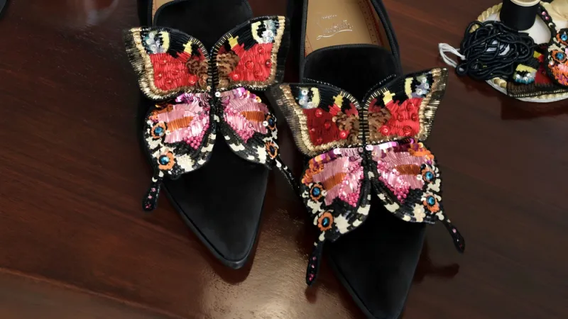 حذاء مميز يبرز مهارة الصنع والتطريز - المصدر: Christian Louboutin Christian Louboutin تحتفي بخط Sartorial خلال أسبوع الموضة في باريس