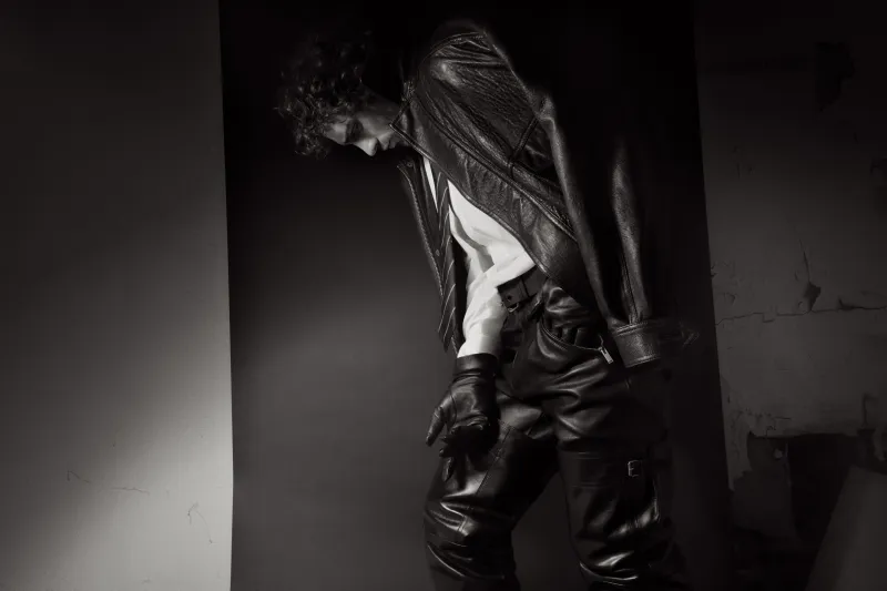 آرون تايلور جونسون وكريستوفر واكن نجما حملة Saint Laurent لخريف وشتاء 2025