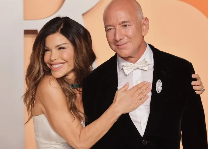بدل الهدايا.. زفاف بيزوس ينعش البندقية برسالة إنسانية غير مسبوقة