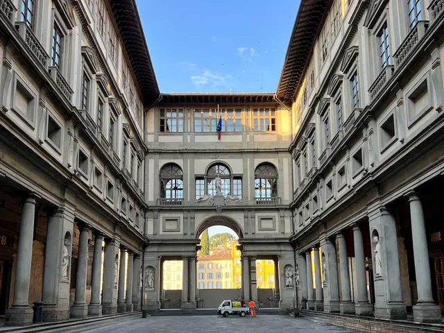 زوار أم مخربون؟ موجة انتهاكات جديدة تهز معالم الفن الإيطالي