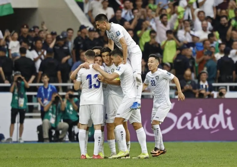 قطر تهزم بثلاثية قاسية أمام أوزبكستان في تصفيات كأس العالم 2026