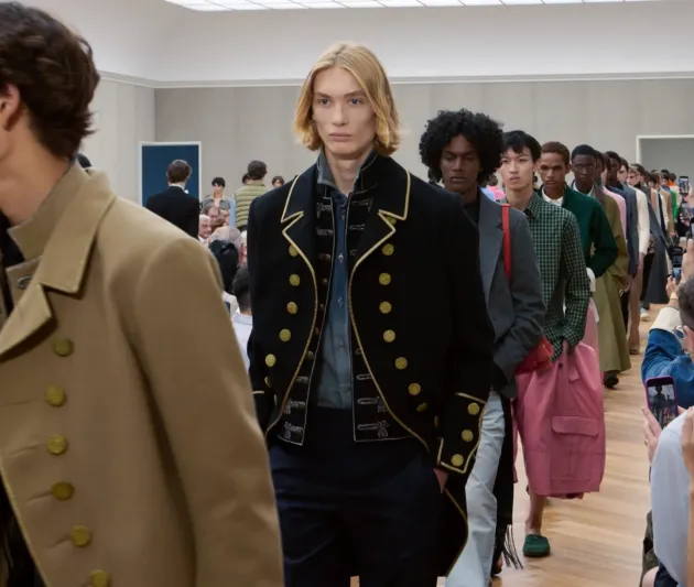 المصدر: Dior عبر إنستجرام من تراث الدار لشوارع اليوم.. جوناثان أندرسون يكتب فصلًا جديدًا في تاريخ ديور (فيديو)