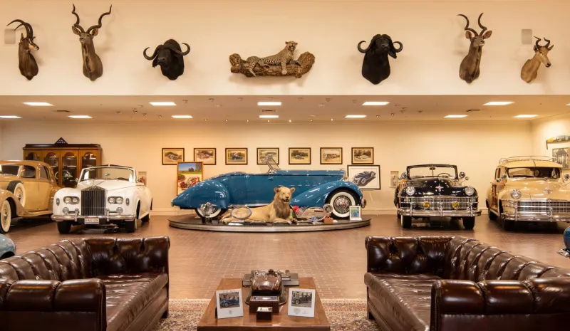 للبيع بقيمة 125 مليون دولار: عقار يُخفي متحف سيارات نادرة!