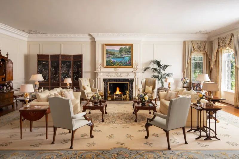 للبيع بقيمة 125 مليون دولار: عقار يُخفي متحف سيارات نادرة!