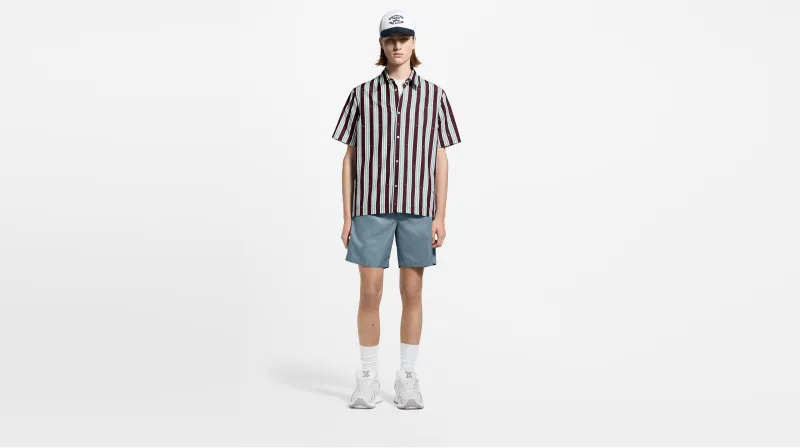 السراويل القصيرة الفاخرة: اختبر أناقة الصيف ونسماته الساحرة