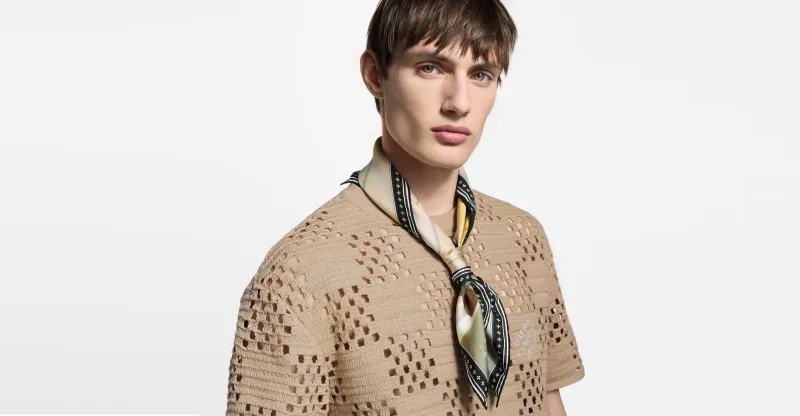 كلاسيكيات تعود من جديد: رابطات الـ Bandana الفاخرة للعنق في أحدث صورها