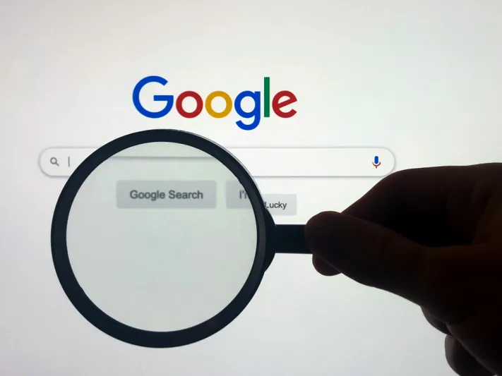 المصدر | shutterstock هل تسمع نتائج البحث؟ جوجل تغيّر طريقة تواصلك مع المعلومات
