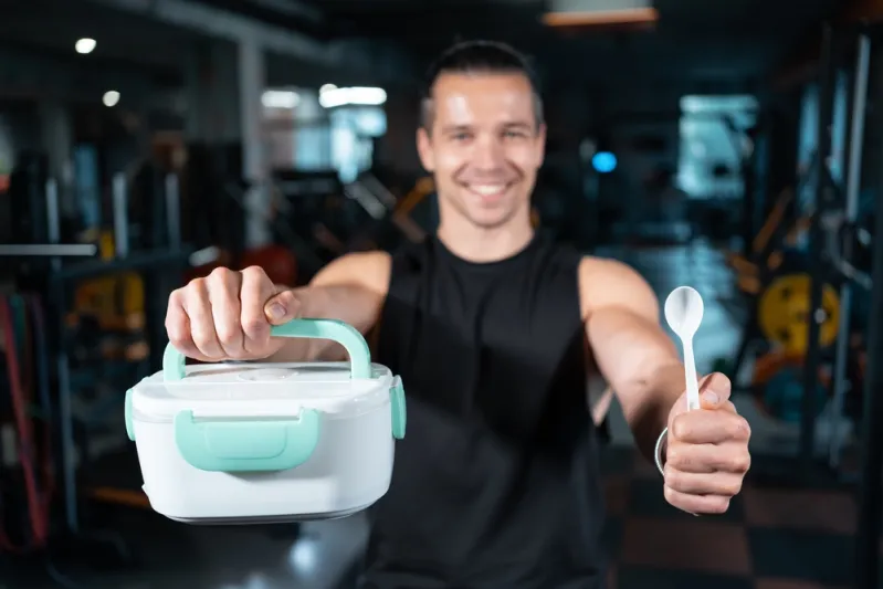 دراسة حديثة تحذر من مخاطر تغليف الأطعمة بالبلاستيك.. تأثيرات صادمة