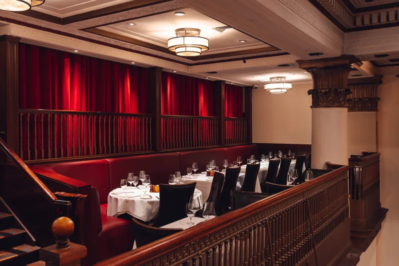 "Benjamin Steakhouse".. تجربة نيويوركية بطعم الأصالة والفخامة 