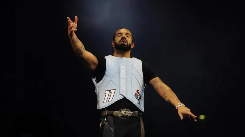 المصدر: حساب drake على instagram دريك يخلّد ذكرى فيرجيل أبلوه بسلسلة مستوحاة من "الجميلة والوحش" (فيديو)