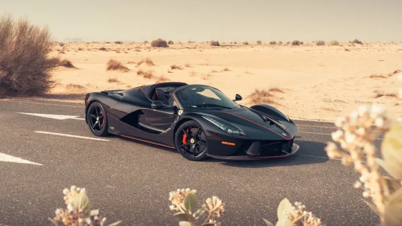 LaFerrari Aperta.. صاروخ فيراري المكشوف يُعرض للبيع بمبلغ خيالي
