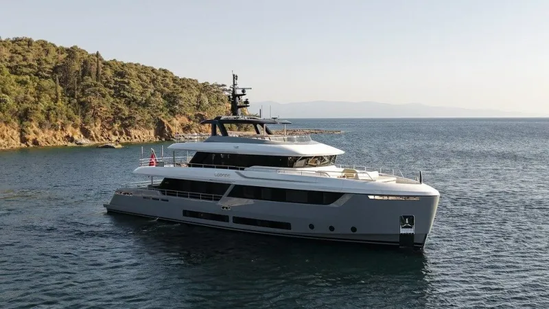 الكشف عن يخت Cabana الجديد: تصميم بطول 34.5 متر يجسّد الفخامة البحرية