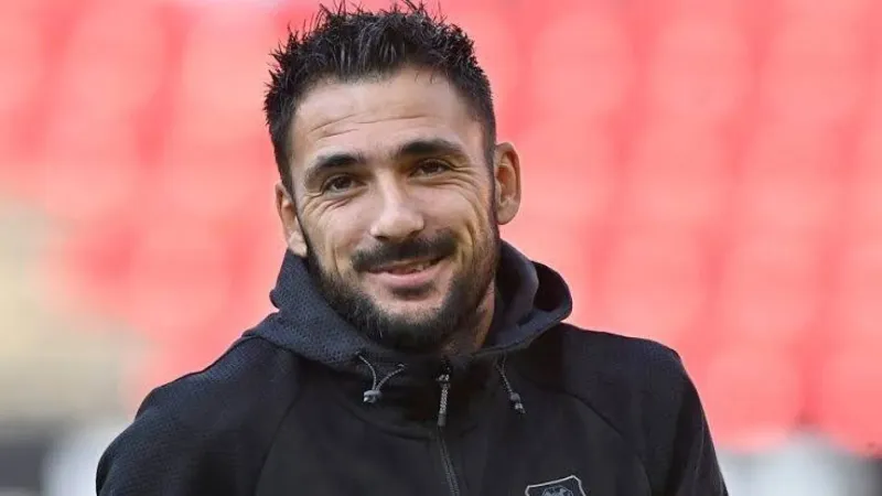 الدرعية يضم لابورد ويقترب من كولي في صفقات تُعزّز طموحاته