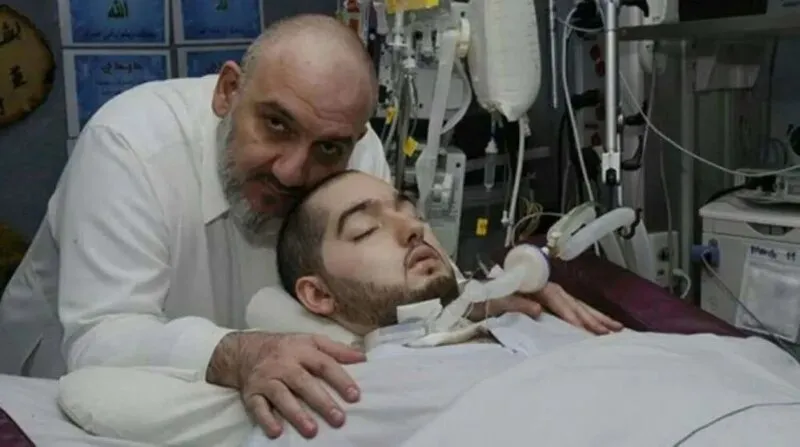 "الأمير النائم" يودّع الحياة بعد قصة صبر ألهمت العالم.. فمن هو؟