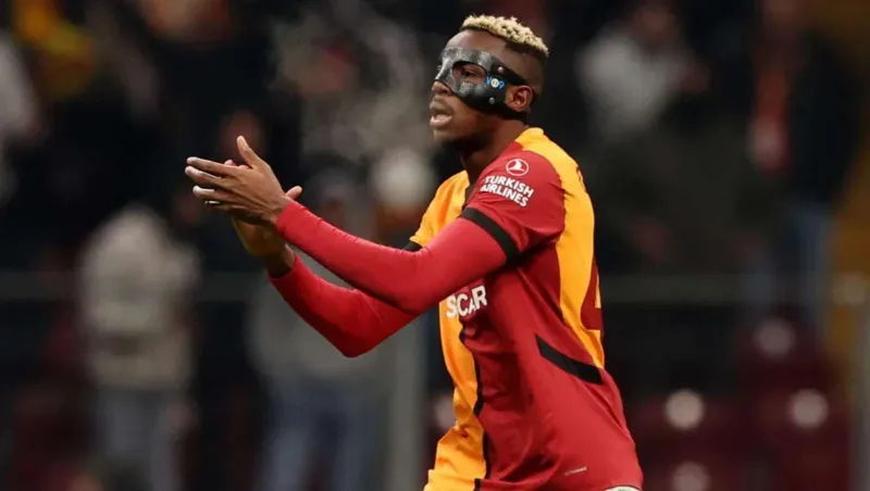 غلطة سراي يقترب من حسم صفقة أوسيمين... وخطفه من الهلال يلوح في الأفق