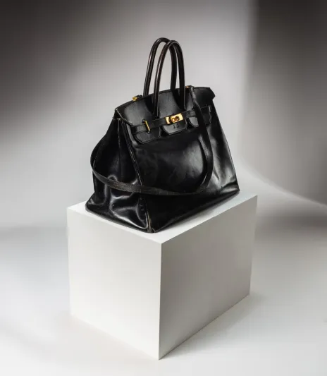 رقم قياسي أوروبي جديد.. حقيبة بيركن الأصلية تُباع بمبلغ خيالي