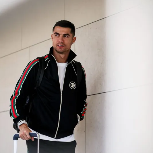 من الملاعب إلى عرش السوشيال.. عدد متابعي رونالدو يفوق سكان معظم دول العالم