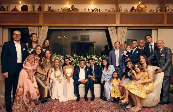 بعد شائعات مرضه.. أول ظهور علني لـ عادل إمام في كتب كتاب حفيده (شاهد) 