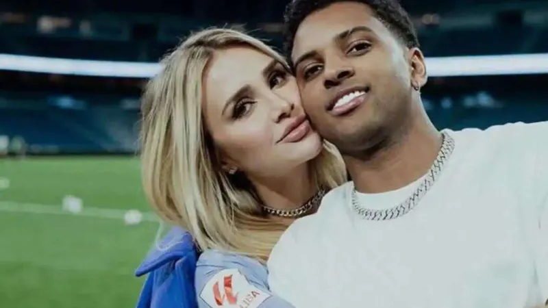 ظهور لافت لرودريغو وصديقته في فيديو موسيقي يشعل السوشال ميديا (فيديو) 