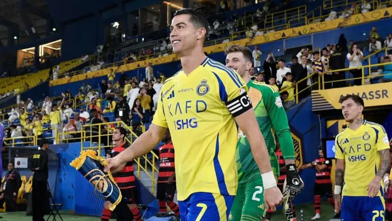 مدرب جزائري ينتقد طريقة النصر في توظيف كريستيانو رونالدو