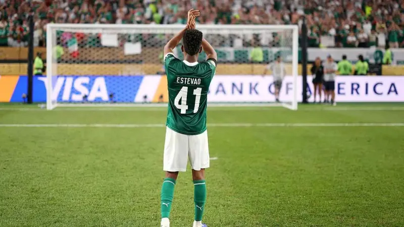 استيفاو ويليان  يودع بالميراس برسالة مؤثرة قبل انتقاله إلى تشيلسي